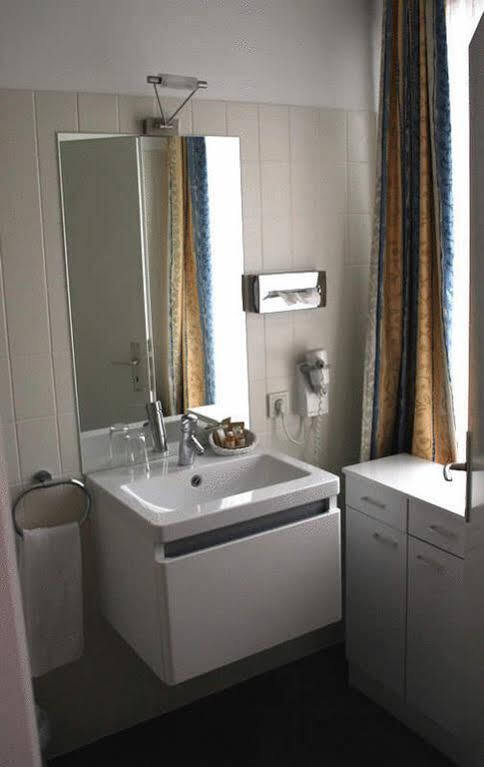 Residence Aparthotel Wellington Bruksela Zewnętrze zdjęcie
